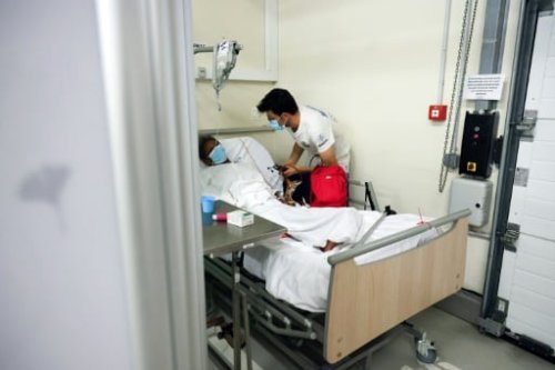 Suizide von Krankenhauspersonal: Französische Ministerinnen verklagt