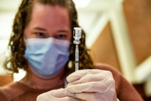 EMA prüft Modernas Covid-Impfstoff gegen Omikron-Varianten