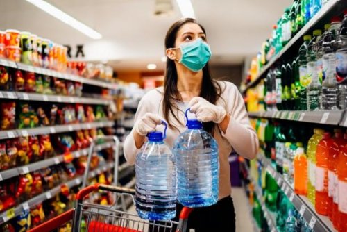 Omikron-Infektion: So hoch ist das Ansteckungsrisiko im Alltag