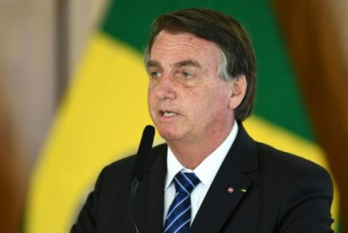 Brasilianische Senatoren fordern Klage gegen Bolsonaro wegen Corona-Politik