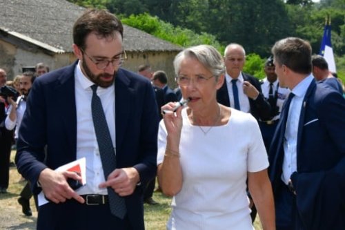 Frankreich will das Rauchen an allen Stränden und vor Schulen verbieten