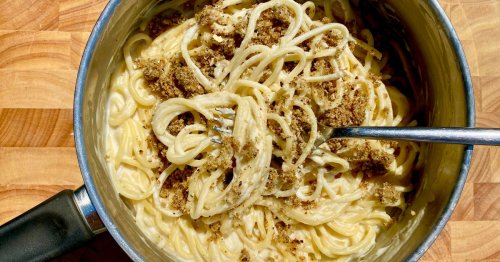I tried Jamie Oliver's easy cauliflower cheese pasta recipe and it tasted insanely good