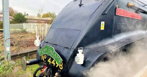 Magical steam train goes through Surrey en route to Bath Christmas market
