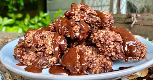 This extra-healthy chocolate banana bread cookie recipe uses just 4 ingredients