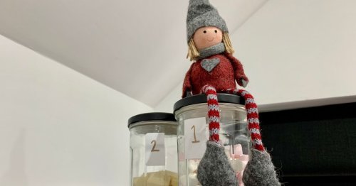 Genius Elf on the Shelf-inspired Christmas advent calendar jars to make at home