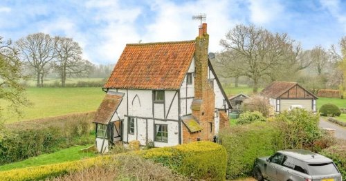 Surrey three bedroom cottage that looks like it belongs in a fairy tale on market for £585,000