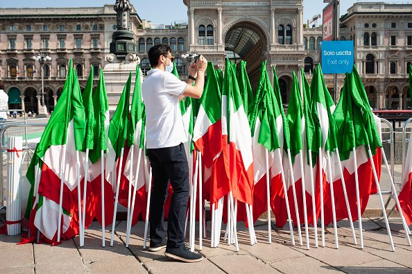 Bandiere italiane il giorno della Festa della Repubblica