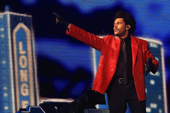 The Weeknd durante il Pepsi Super Bowl LV Halftime Show