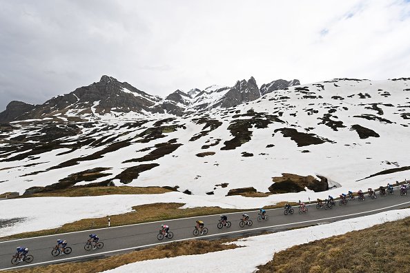 La ventesima tappa del Giro d'Italia sul Passo San Bernardino