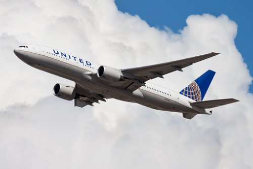 United Airlines: Ultra Fast Capacity Expansion Not Spotless, Massive Debt Looming