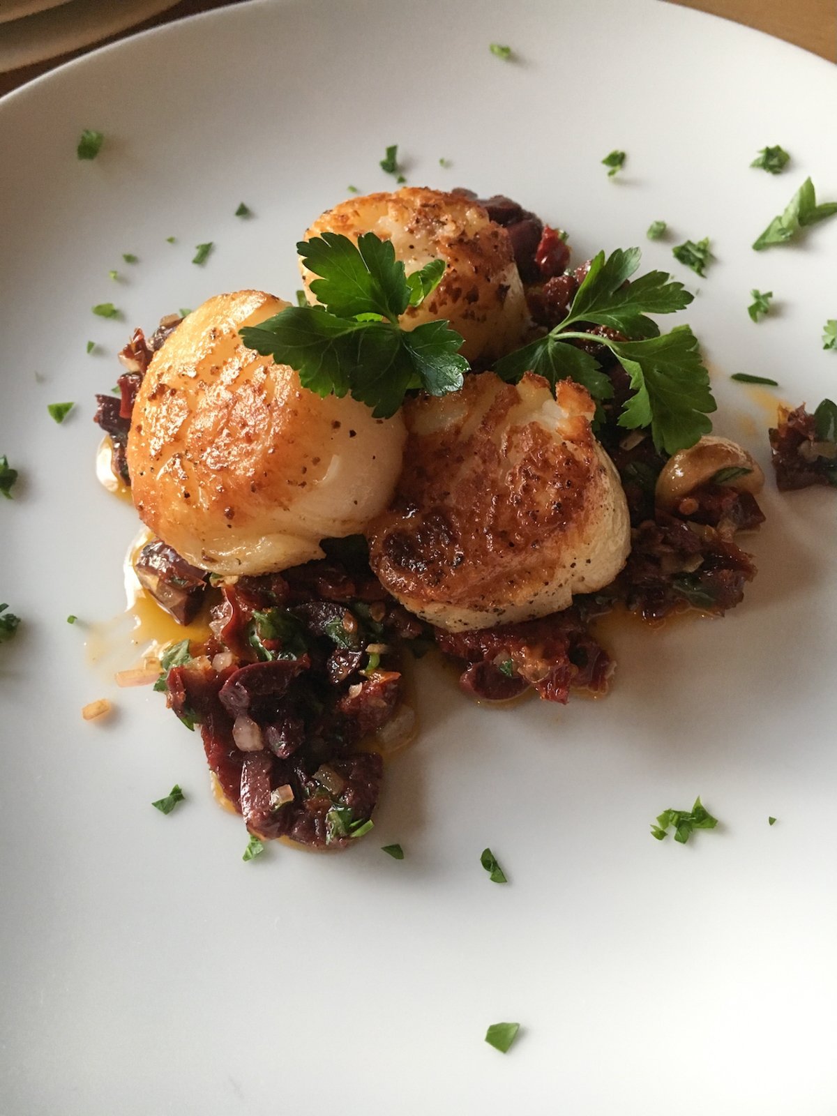 Seared Sea Scallops with Garlic, Sun Dried Tomatoes and Olive Compote
