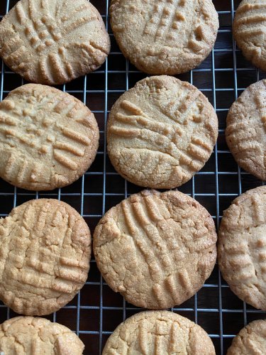 Peanut Butter Cookies - Easy Holiday Cookies