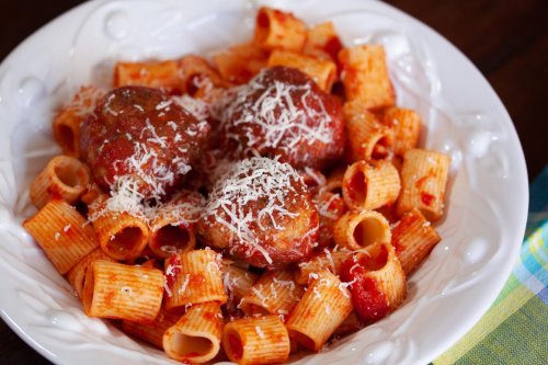 Ricotta Meatballs With Simple Tomato Sauce