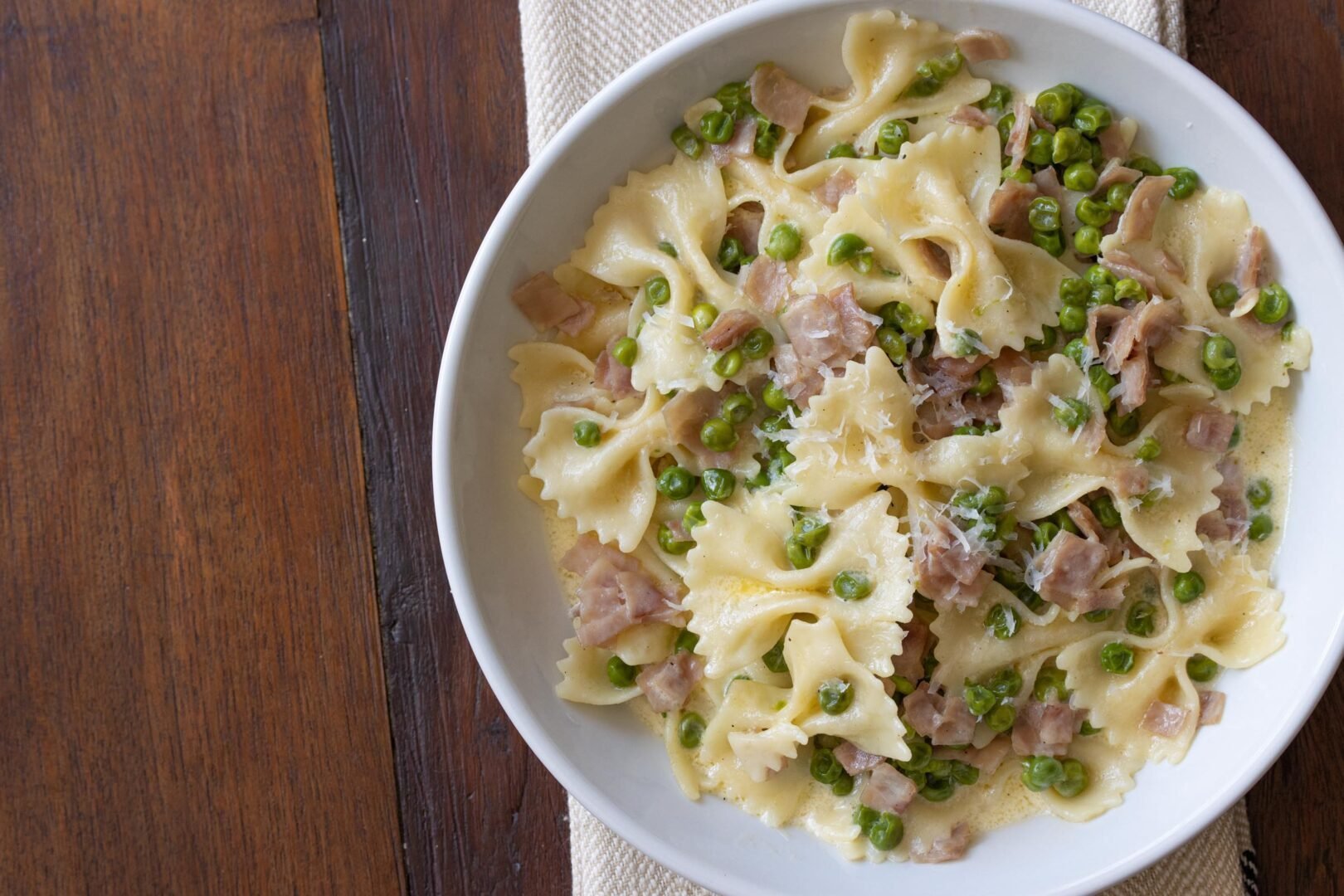 Farfalle with Peas, Ham and Cream