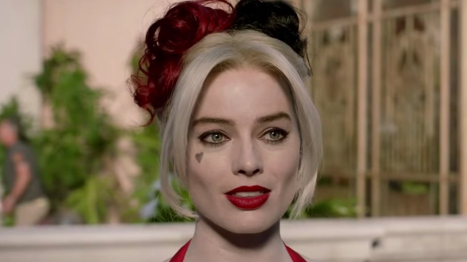See Margot Robbie’s New Harley Quinn Costume, It’s Totally Different