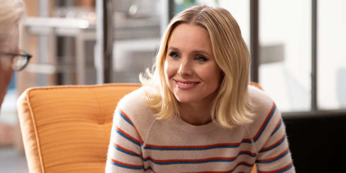 Kristen Bell’s Husband Posted A Photo Of Her Doing Naked Yoga, He Has Reasons