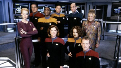 Star Trek Cut A Fan-Favorite Voyager Character From Picard
