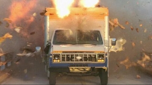 Classic '90s Comedy Streaming On Hulu Sees Action Hero Living Double Life