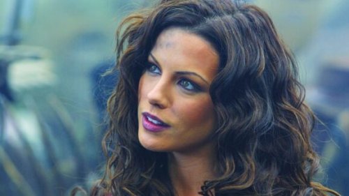 See Kate Beckinsale In A Tutu Rollerskate With Her Cat