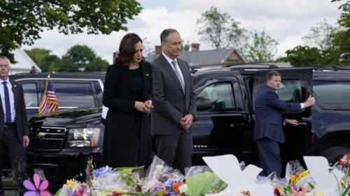 US-Vize Harris besucht Buffalo nach tödlicher Attacke