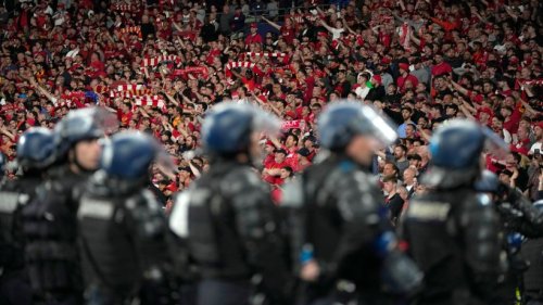 Chaotisches Champions-League-Finale: Pfefferspray gegen Fans