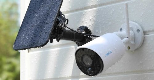 Amazon haut kabellose Überwachungs&shy;kamera mit Solarpanel zum Aktionspreis raus