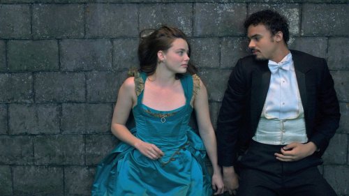 Viel besser als „Bridgerton“: Diese großartige Serie mit „Culpa Mía“-Star Matthew Broome seht ihr weder bei Netflix noch Amazon