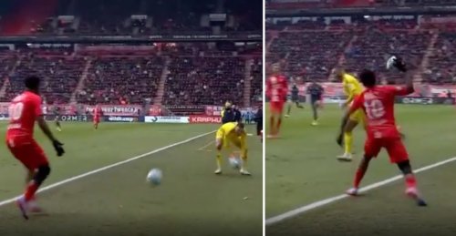 Feyenoord goalkeeper, Justin Bijlow, shown yellow card for ingenious bit of sh**housery