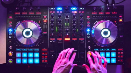 Everything You Need to Know About Buying a DJ Controller