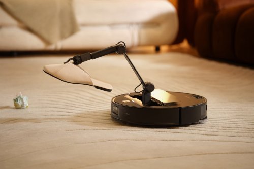 The Robot Vacuum Arms Race Is Over, and the Incredible AI-Powered Roborock Saros Z70 Has Won