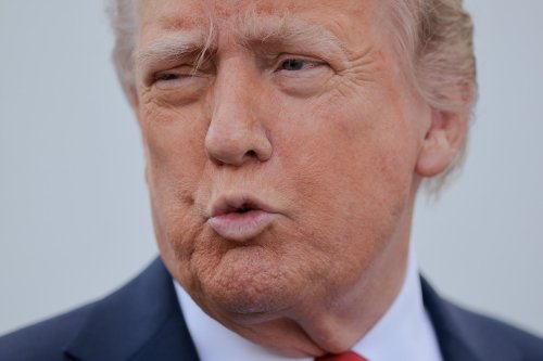 Trump Plans Private Dinner for Largest Buyers of $TRUMP Crypto