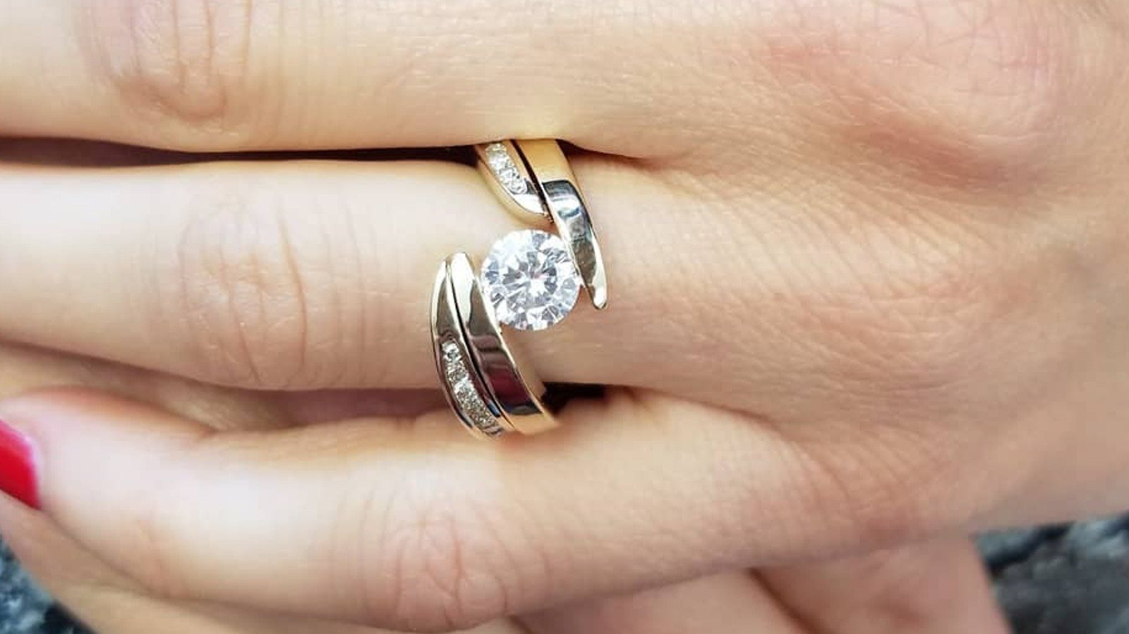 Tension Settings Are The Engagement Ring Trend You Should Avoid At All Costs - Here's Why