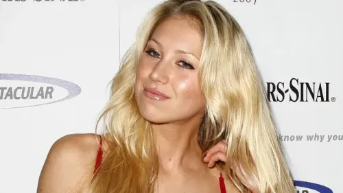 Anna Kournikova Has Heads Turning