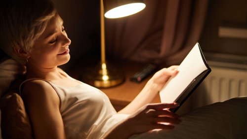 The Reason You Should Avoid Reading In Bed Before Sleeping - Glam