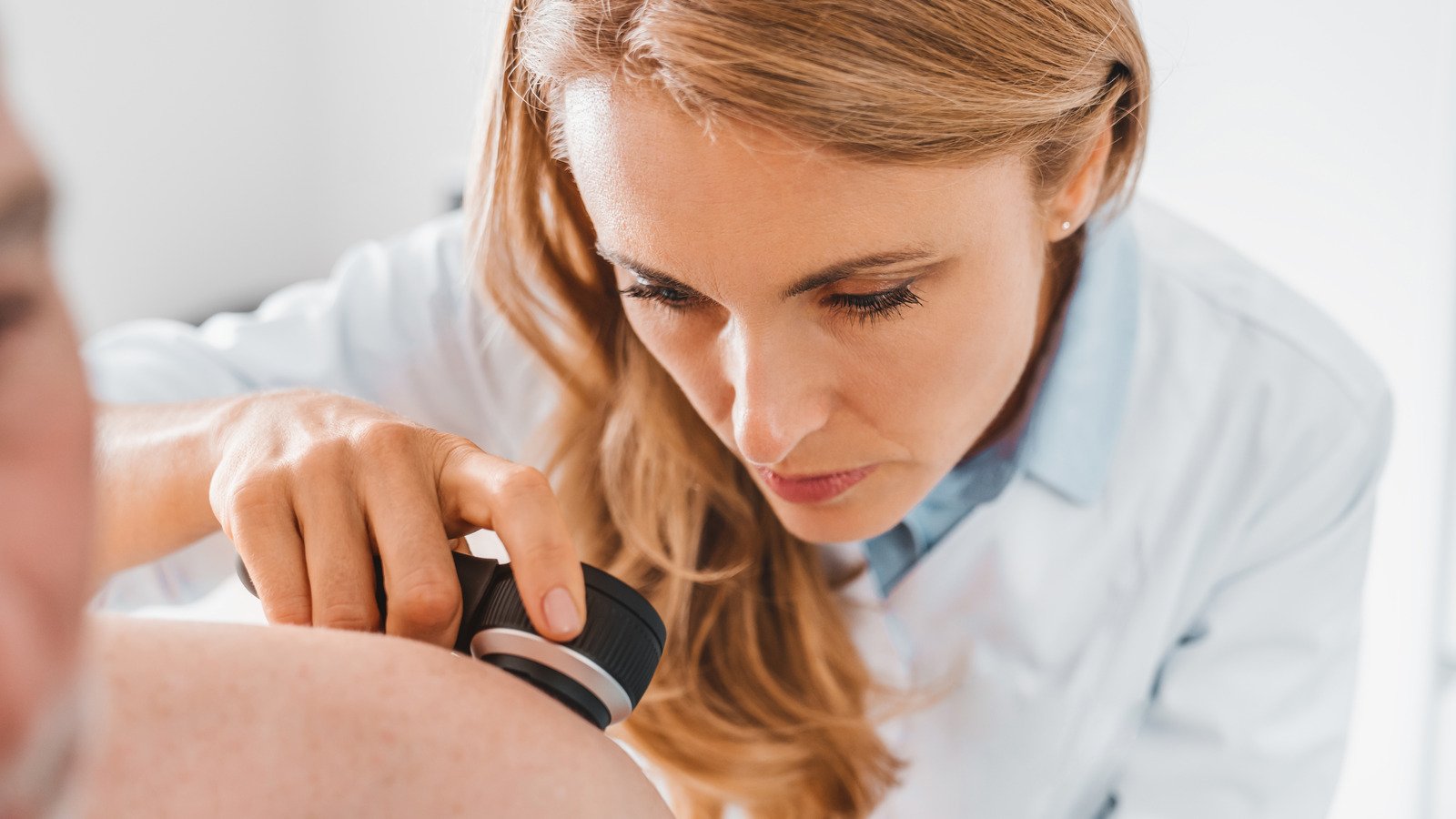 Make An Appointment With Your Dermatologist If You Notice One Of These Skin Conditions - Glam