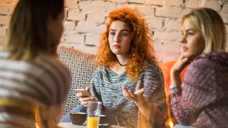 A Neuropsychologist Shares With Us 6 Tips For Handling Friendship Anxiety