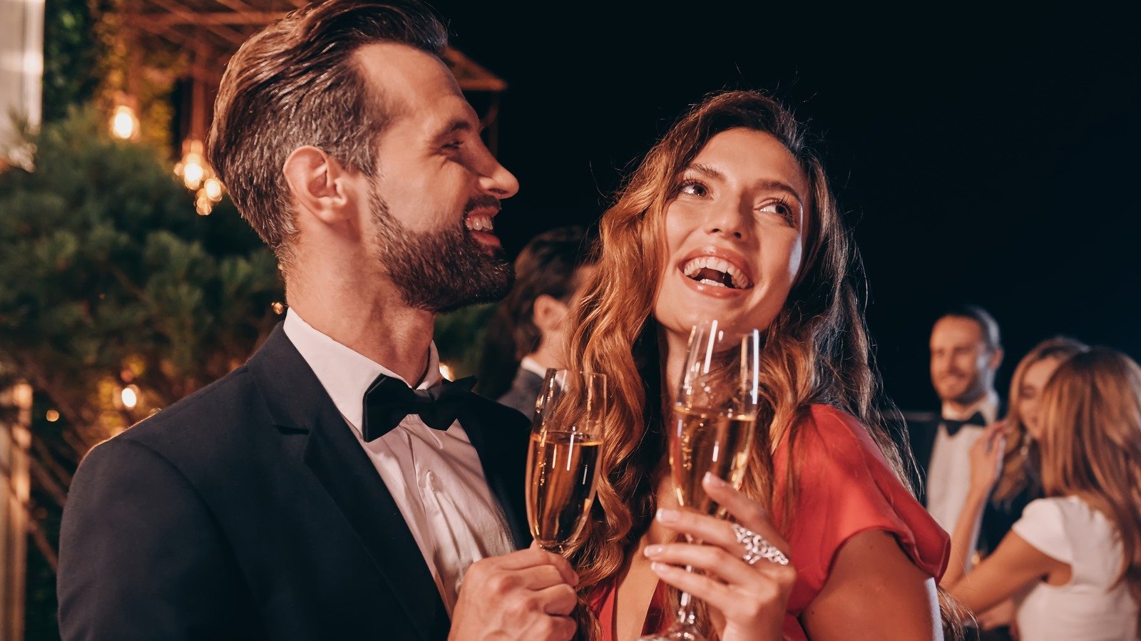 Plus-One Etiquette: Is It Ever Acceptable To Bring A Stranger To A Wedding? - Glam
