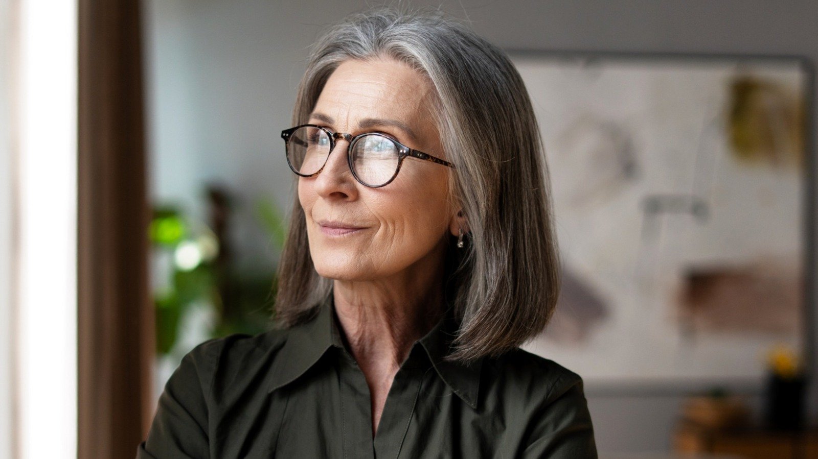Why A Mid-Length Haircut Is The Look Perfect For Older Women