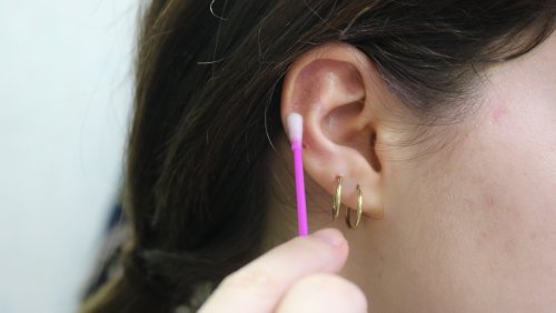 The Hygienic Reason Why Your Bedtime Routine Needs To Include Cleaning Your Earring Backs - Glam