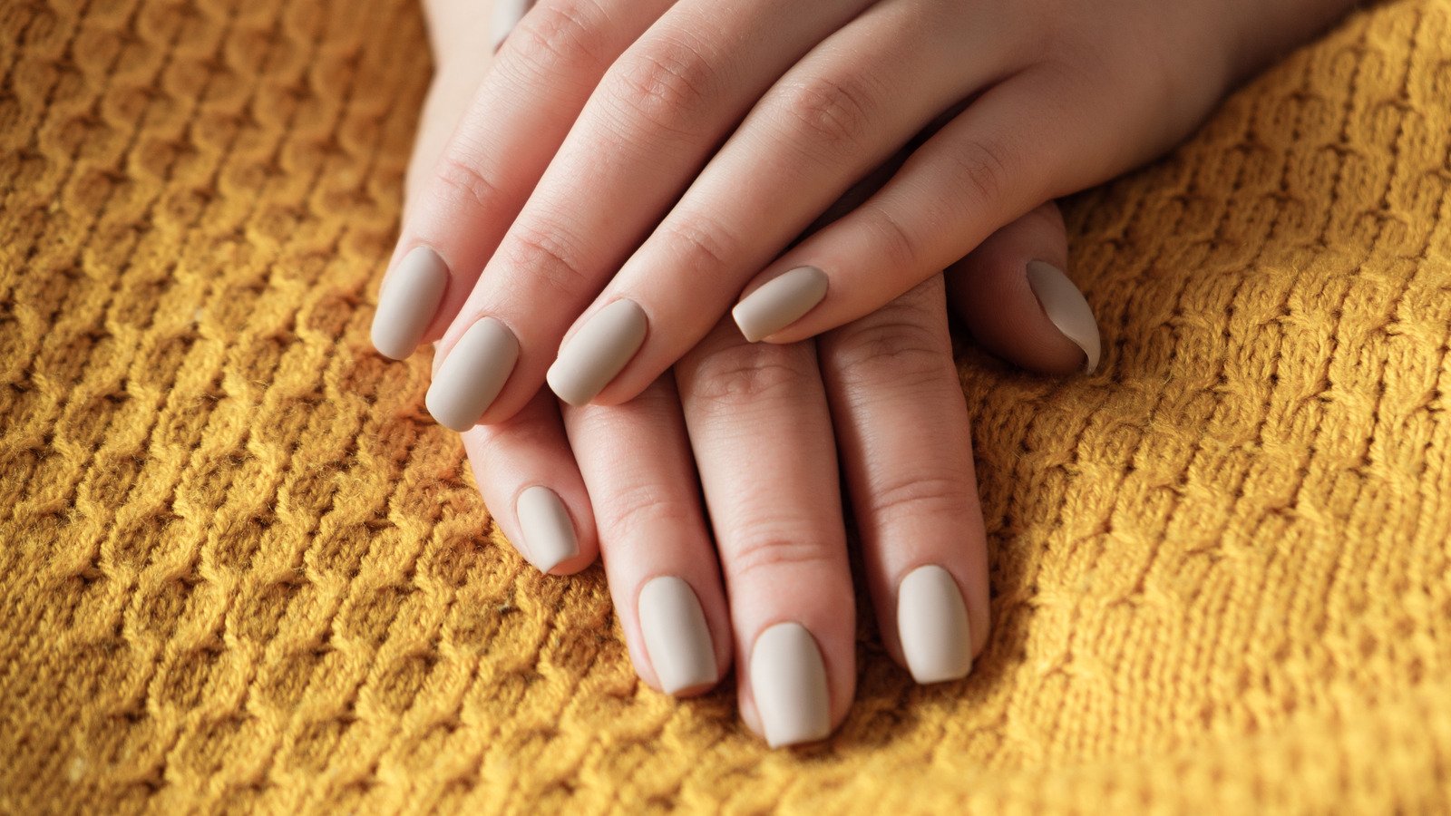 How To Get The 'Rich Girl' Manicure - Glam