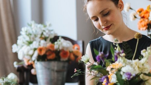 How To Arrange Fresh-Cut Flowers Like A Professional Florist