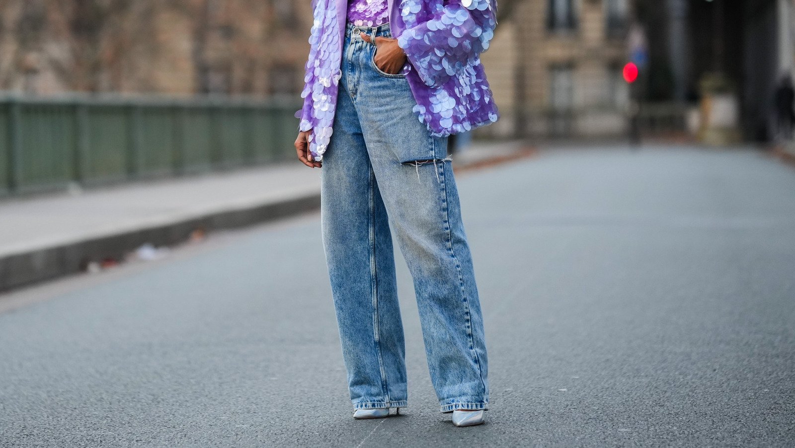 The Absolute Best Shoes To Pair With Your Favorite Mom Jeans - Glam