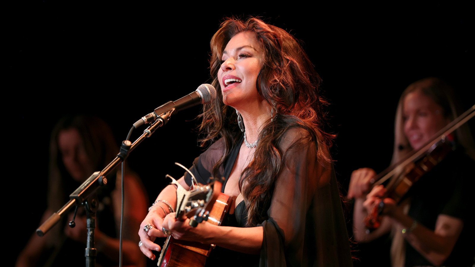Does Menopause Change Your Skin Type? According To Shania Twain (& Science), It Definitely Can