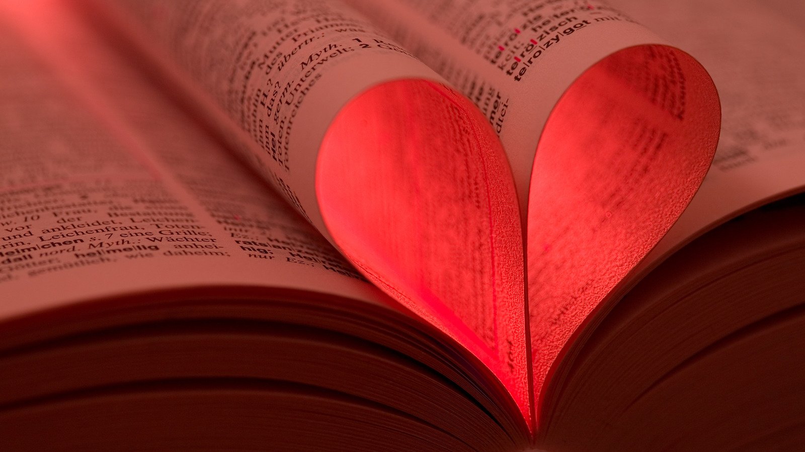 6 Steamy Books That Will Get Your Heart Racing, According To Reader Reviews
