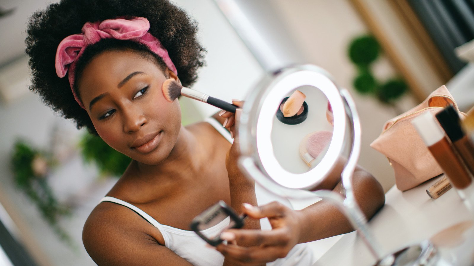 The 'Blush Sandwich' Technique Gives Your Makeup The Perfect Natural Flush - Glam