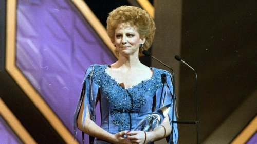 Reba McEntire's Best Big-Hair Moments In The '80s & '90s