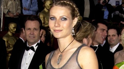 Gwyneth Paltrows Daughter Apple Borrowed Her Controversial Oscars Naked Dress Flipboard
