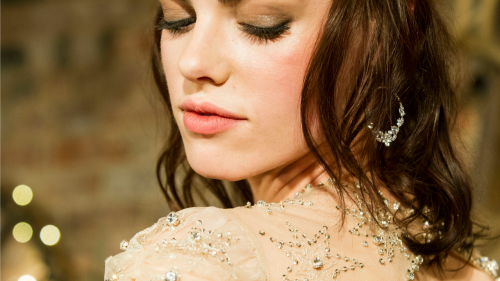 7 Things You Need to Know Before Booking a Makeup Artist for Your Wedding