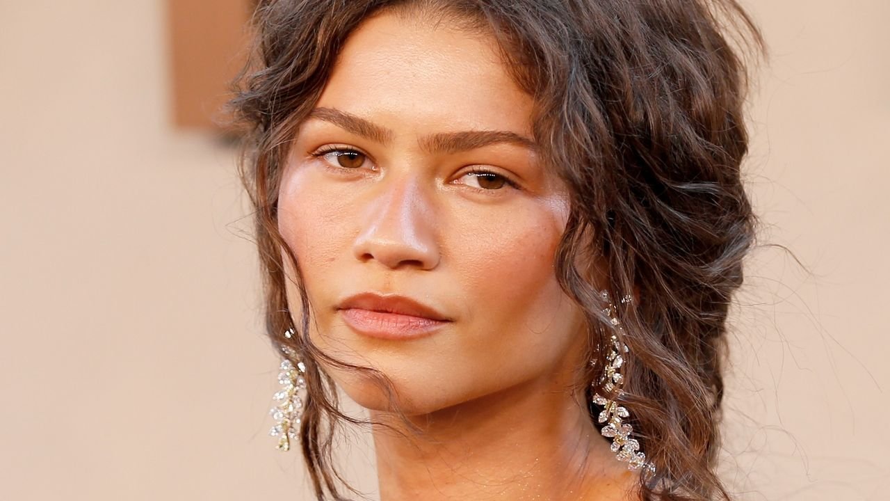 Barely There ‘Ghost Lashes’ Aren't Going Anywhere This Fall