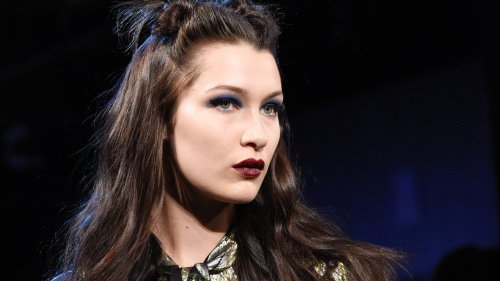 Bella Hadid Has a Jet Black Lob Now—and She Looks Sleek as Hell